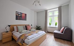 Golden Apartments/Wiet8